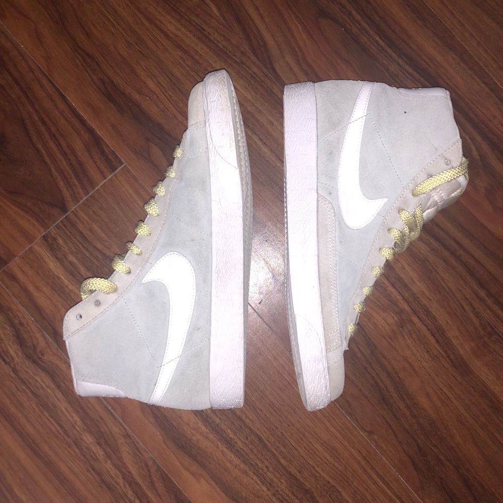 Nike Blazer Grey leather/suede with yellow laces